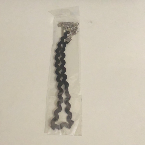 Chokers - Picture 3 of 8